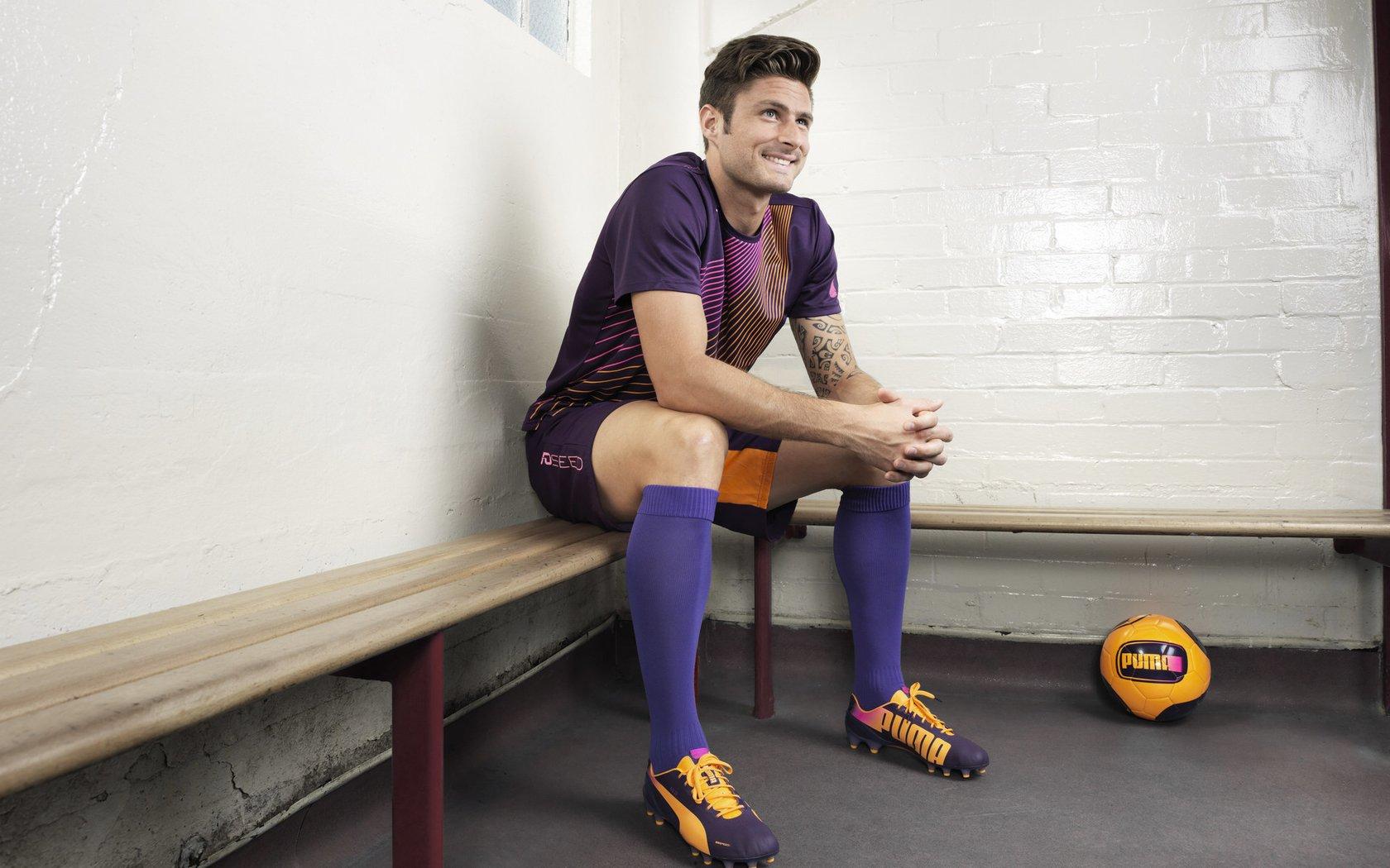 拉胯原因找到了？名记透露利拉德奥运期间带伤作战