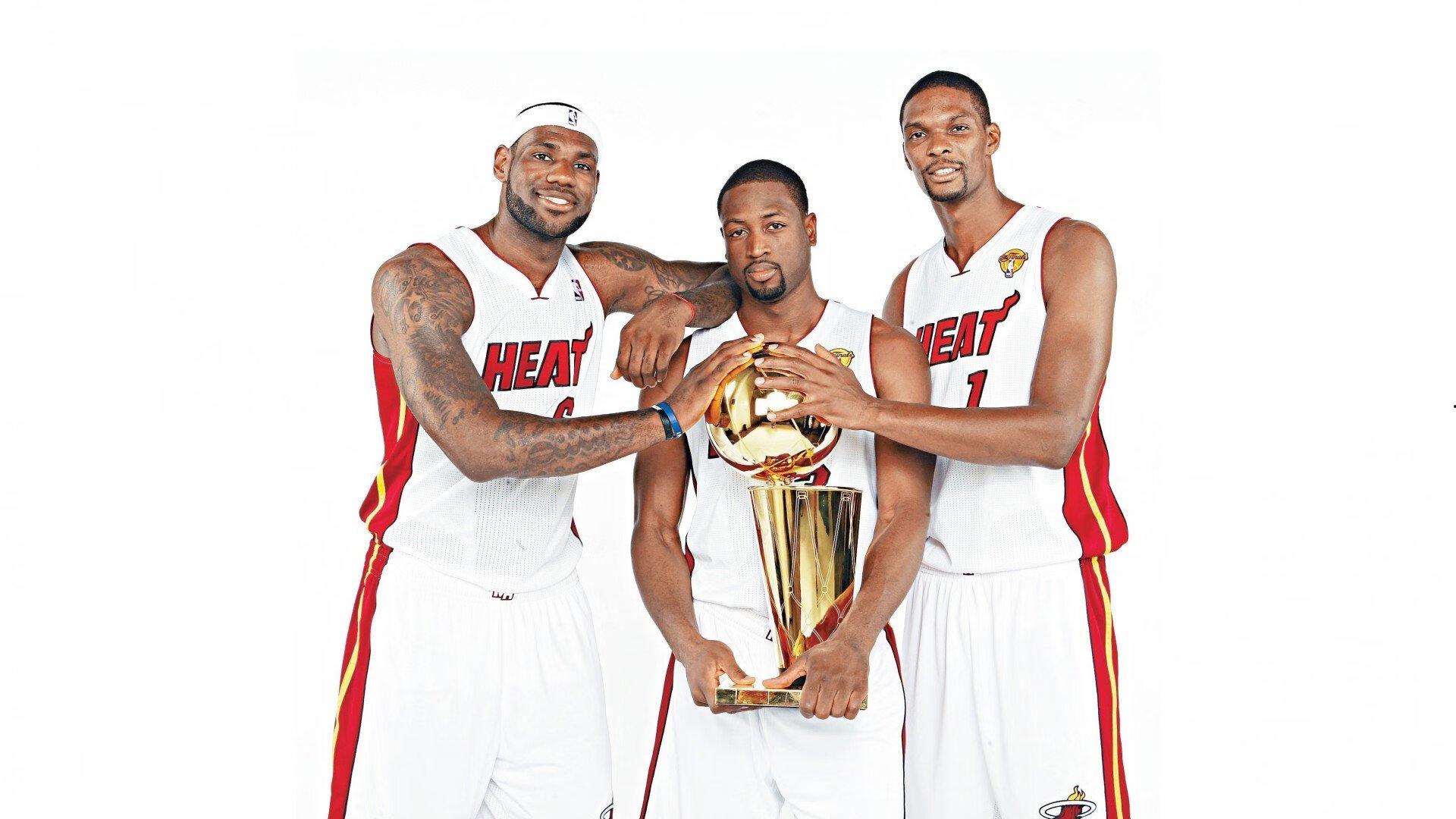 赫内斯曝伯利随口谈半个亿引热议,拜仁高层力挺于帕梅卡诺续约在即