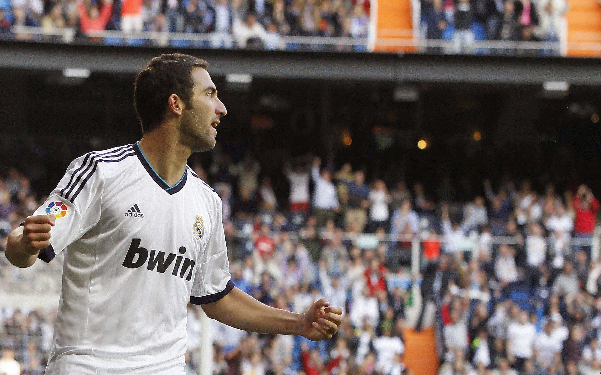 世体，巴萨报名流程遇阻，坎塞洛遗憾缺席西超杯关键战